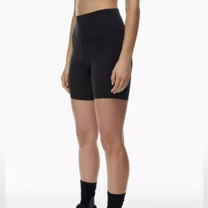 TnaBUTTER™ Cheeky Hi-Rise 7" Short